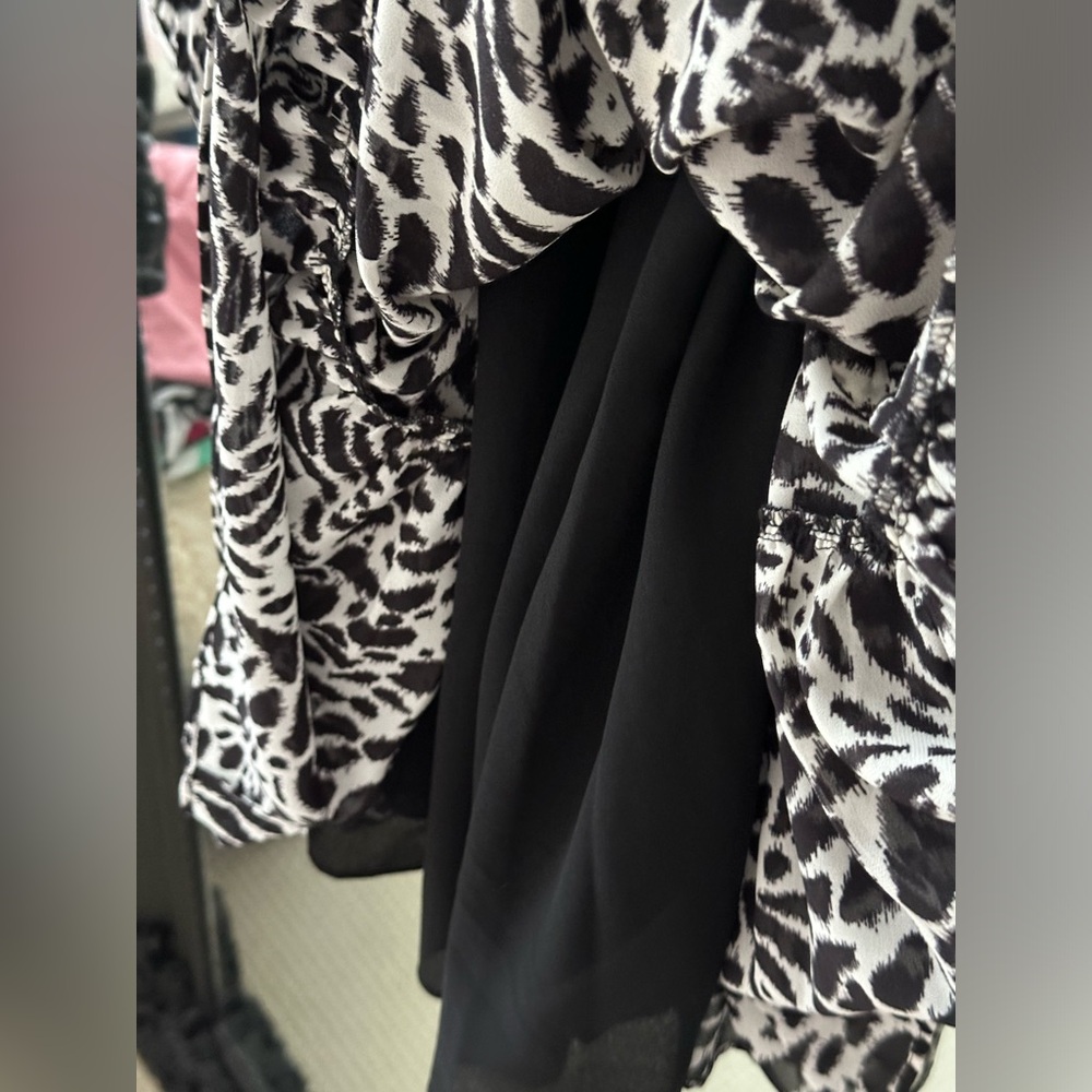 👸🏻HP👸🏻 Michael Kors Tiered Leopard Pattern Dress, size M - Picture 5 of 6